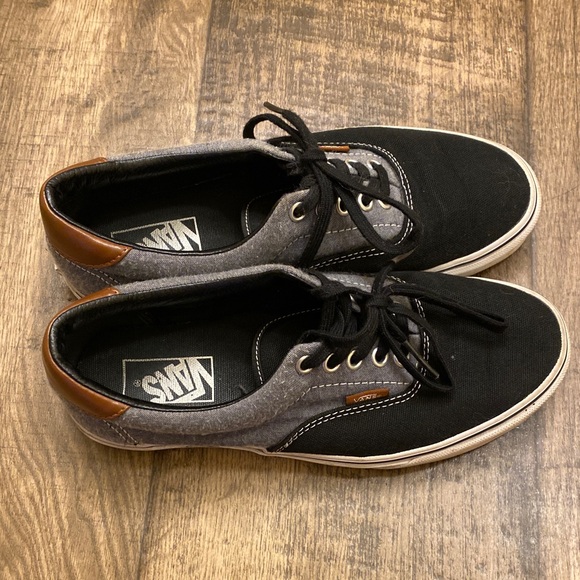 Black Vans Low Tops - Picture 4 of 4